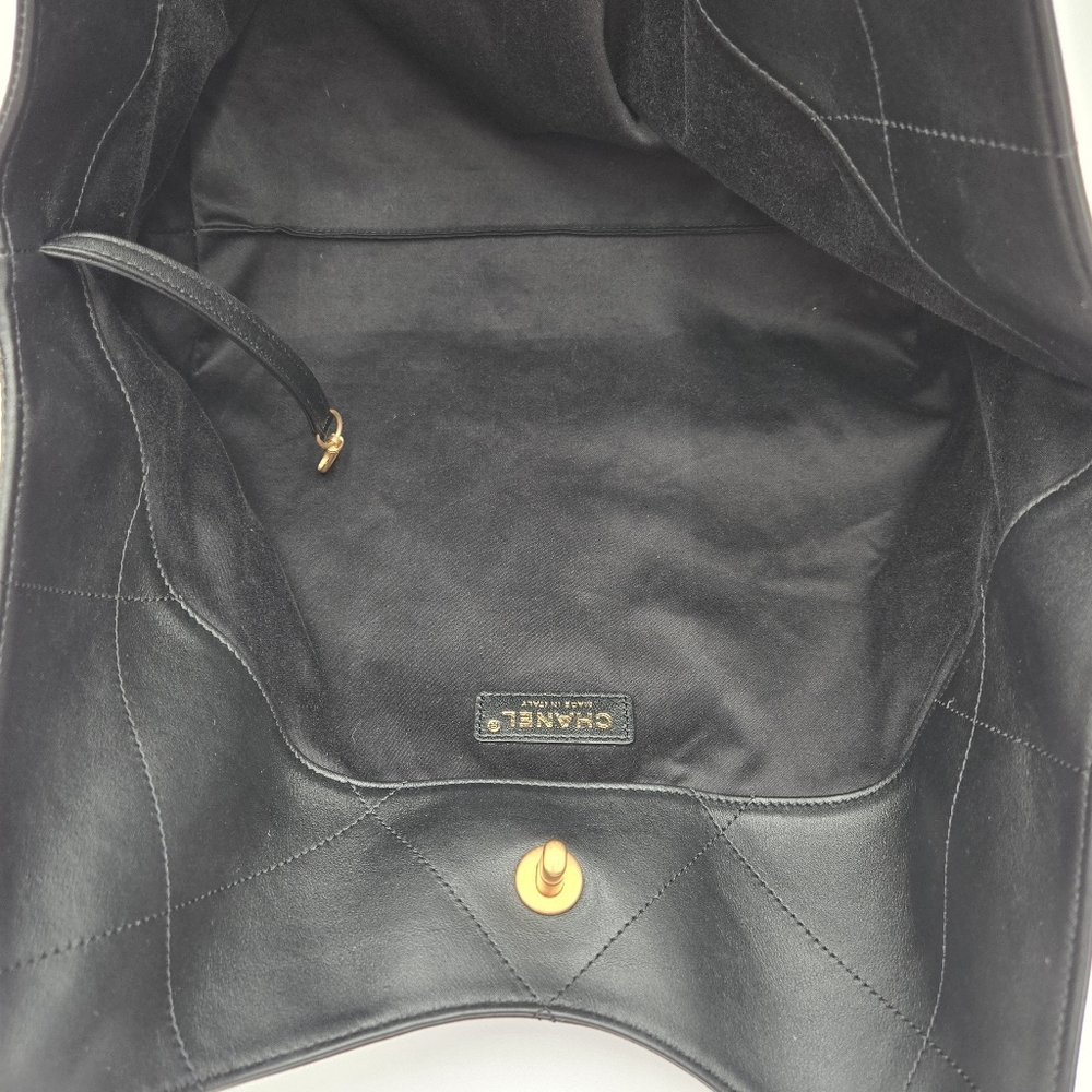 Chanel Maxi Shopping Bag - COA INCLUDED - Picture 8 of 12